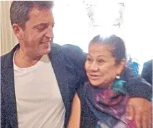  ??  ?? Massa pasó ayer a saludar a Camaño por su cumpleaños