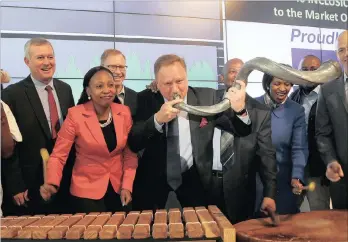  ??  ?? Representa­tives from Sibanye Gold, Gold Fields, Bidvest and Life Healthcare celebrate the elevation of their companies to be members of the JSE Top40 index at the stock exchange in Sandton yesterday.