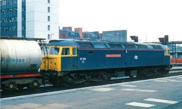  ?? ?? A fascinatin­g locomotive to model in 1980s condition is No. 47222 Appleby-Frodingham which was based at Immingham at the time this photograph was taken at Nottingham Midland in 1986. It carried a red safety stripe at cantrail level (sister No. 47223 also sported a red stripe). It was fitted with round Oleo buffers at this time which were exchanged for oval ones around 1988.