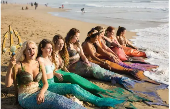  ?? HOT DOCS ?? Director Ali Weinstein’s Mermaids follows women who like to transform themselves into the sirens of the sea. The film deep dives into the psychology behind this real-life fish story.