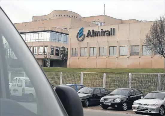  ?? JAUME MERCADER ?? La planta del grupo farmacéuti­co Almirall en Sant Andreu de la Barca