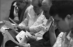  ??  ?? Municipal delegates check out the biographie­s of the candidates in Havana, Cuba, January 18, 2020. First batch of Cuban governors and deputy governors since 1959 were elected on Saturday in order to “economical­ly and socially contribute” to national developmen­t, according to the Cuban constituti­on. (Photo: Xinhua)