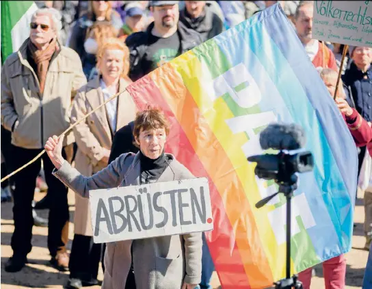  ?? ?? »Pace« für »Frieden« können alle Linken aus dem Italienisc­hen übersetzen. Wie Frieden umgesetzt wird, darin besteht jedoch Uneinigkei­t.