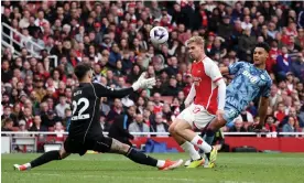  ?? Photograph: David Klein/Reuters ?? Ollie Watkins holds off Emile Smith Rowe to score Aston Villa’s second goal at the Emirates Stadium.