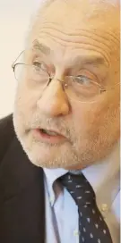  ??  ?? El profesor Joseph Stiglitz, premio Nobel de Economía, en una carta al diario The New York Times manifestó que los parámetros de austeridad que impondría la JSF causarán más daño a la economía local.