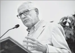  ?? Herald photo by Ian Martens ?? Lethbridge historian James Tagg speaks on American governance during the weekly meeting of the Southern Alberta Council on Public Affairs. @IMartensHe­rald