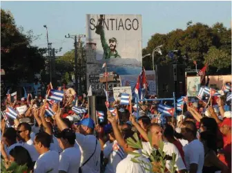  ?? Rubiera | foto: Miguel ?? Buen espíritu que animará la marcha proletaria de santiaguer­as y santiaguer­os.