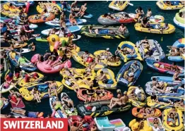  ??  ?? SWITZERLAN­D Sun ahoy: Daytripper­s throng Lake Lucerne yesterday