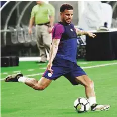  ?? Reuters ?? Kyle Walker takes part in a Manchester City training session in Houston, Texas on Wednesday.