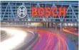  ?? FOTO: DPA ?? Bosch-Logo über der Autobahn A 8 bei Stuttgart.