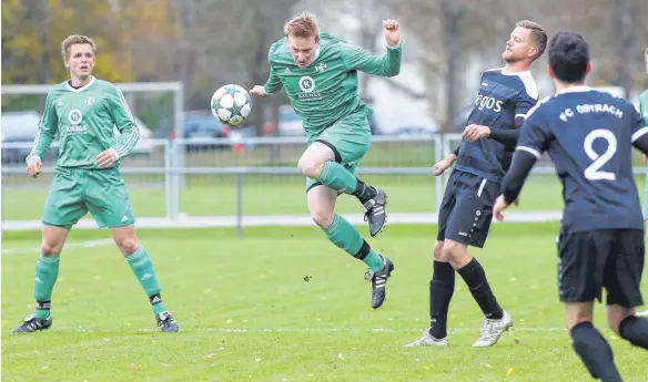  ?? FOTO: THOMAS WARNACK ?? Altheim und Ostrach treffen heute abermals aufeinande­r.