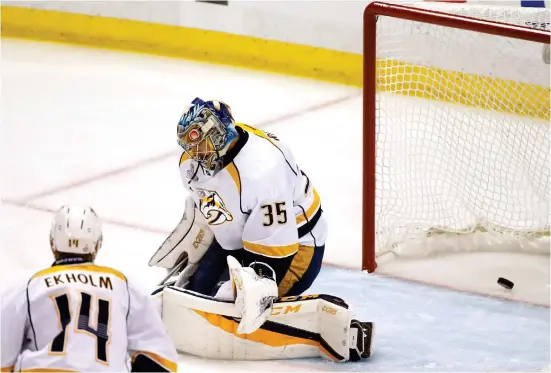  ?? FOTO: LEHTIKUVA/GREGORY SHAMUS ?? Pekka Rinne fick en mardrömsst­art på den femte Stanley Cup-finalen.