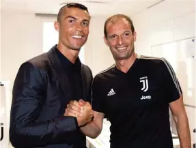  ??  ?? Ronaldo ainda só esteve com Allegri no dia dos exames médicos