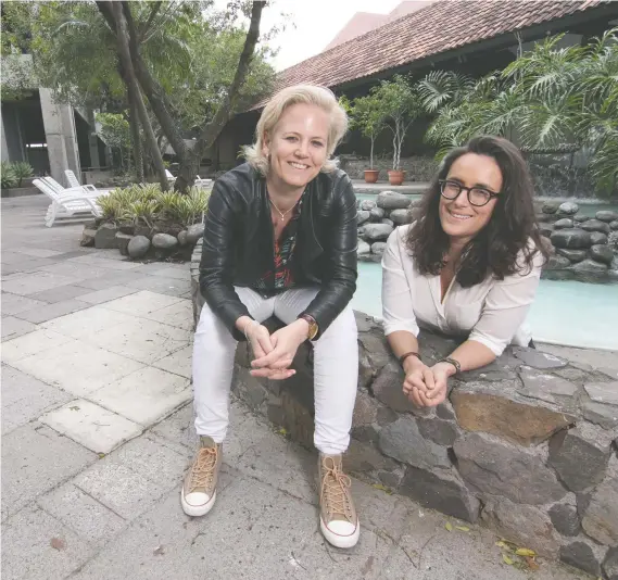  ?? “Queremos involucrar a las empresas locales, hoteles, tours operadores, de manera que el evento genere impacto positivo en el país”, dijo Marion Couturier (derecha), project manager de Ella Festival, junto a Kristin Hansen, CEO de la actividad. Gerson Var ??