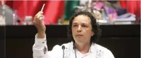  ??  ?? El legislador, Hirepan Maya Martínez, de Morena, afirma que con la regulación México deja de ser un Estado paternalis­ta.