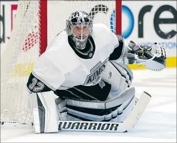  ?? Mark J. Terrill Associated Press ?? JONATHAN QUICK enters the playoffs on a six-game winning streak in a vintage revival of his younger days.