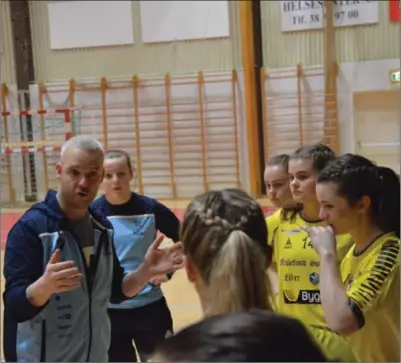  ?? FOTO: OLAV HOEL ?? Trener Morten Refsnes er fornøyd med hvordan laget hans slo tilbake etter lørdagens tap.