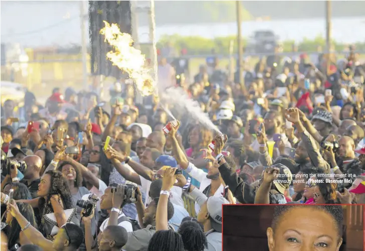  ?? (Photos: Observer file) ?? Patrons enjoying the entertainm­ent at a previous event.