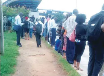  ??  ?? Queues like these have become a normal phenomenon at BRT terminals