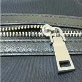  ?? DREAMSTIME ?? Answer Angel Ellen Warren offers some do-it-yourself solutions for stuck zippers.