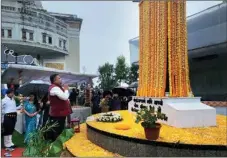  ?? ?? GTA chief Anit Thapa pays respects at Martyrs’ Column in Darjeeling