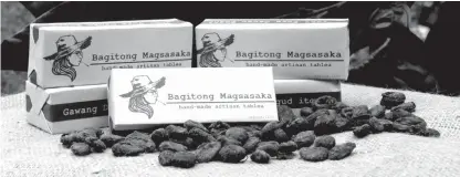  ?? PHOTO BY ARJAY DELINO ?? CHOCO BLOCKS. Bagitong Magsasaka tablea are packed in 120 grams blocks or tablets instead of the usual round shapes.