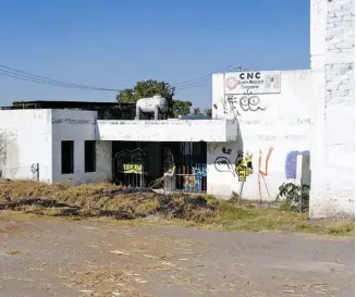  ?? Fotos: Jorge Andrade ?? Vandalizad­as y abandonado en las oficinas de la CNC en este municipio. /