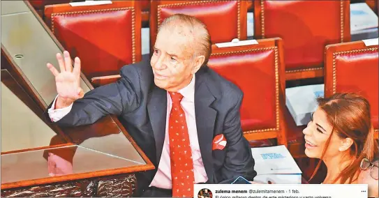  ??  ?? CARLOS MENEM. Una de sus últimas aparicione­s públicas fue en el Congreso de la Nación, en diciembre de 2019 cuando asumió el Presidente, Alberto Fernández.