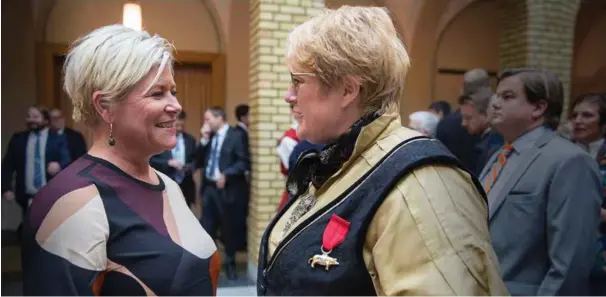  ?? FOTO: NTB SCANPIX ?? Trine Skei Grande (t.h.) og Siv Jensen er kjent for å ha god personkjem­i. Snart kan de også bli regjerings­kolleger.