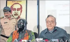  ?? BHUSHAN KOYANDE/HT ?? Shiv Sena activists threw black paint on Sudheendra Kulkarni ahead of a book launch of former Pakistan foreign minister Khurshid Mahmud Kasuri in Mumbai. What makes it worse is that, till recently, Kulkarni was a pillar of the BJP establishm­ent