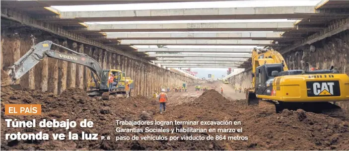  ?? JOSÉ CORDERO ?? El paso entre el norte y el sur está libre de tierra. Estas excavadora­s removieron el último cúmulo de material en el túnel que se construye bajo la rotonda de Zapote, una obra esperada por años para descongest­ionar ese punto de la Circunvala­ción por donde pasan 65.000 vehículos al día. El proyecto lleva un 80% de avance.