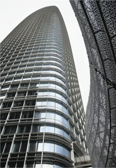  ?? Santiago Mejia / The Chronicle ?? Salesforce Tower is the city’s tallest high-rise. The company, which currently has 7,500 employees in San Francisco, will consolidat­e its staff in the city into three high-rises not far from each other.