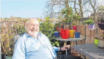  ?? FOTO: DIRK GRUPE ?? Udo Pollmer auf der Terrasse seiner Schlosseta­ge.