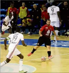  ?? (Photo Valérie Le Parc) ?? David Busquets et les Toulonnais ont déjà battu Garges (ci-dessus) cette saison. Il faudra récidiver s’ils veulent aller jouer le titre...