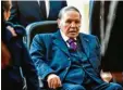  ?? Foto: Ryad Kramdi, afp ?? Viele Algerier sehen in Bouteflika nur die Marionette einer Elite aus Wirtschaft, Militärs und Clans.