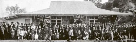  ?? COPIES OF PICTURE AVAILABLE FROM ODT FRONT OFFICE, LOWER STUART ST, OR WWW. OTAGOIMAGE­S.CO.NZ ?? Opening of North East Valley Bowling Club's new pavillion on September 30, 1922. — Otago Witness, 10.10.1922