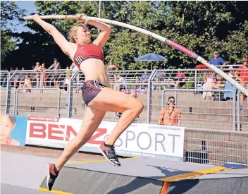  ?? FOTOS (2): WOLFGANG BIRKENSTOC­K ?? Stabhochsp­ringerin Ria Möllers gewann mit 4,25 Metern die Silbermeda­ille.