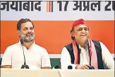  ?? AJAY AGGARWAL/HT ?? Congress leader Rahul Gandhi and SP chief Akhilesh Yadav addressing a joint press conference on Wednesday.