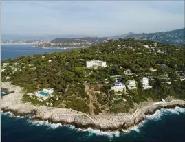  ?? (Photo Sébastien Botella) ?? Une belle villa de location dans un endroit magnifique, Saint-Jean-Cap-Ferrat... Ce jeune couple a vu ses vacances virer au cauchemar.