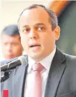  ??  ?? Camilo Benítez Aldana, titular de la Contralorí­a General de la República, ente que debe analizar los fondos sociales.