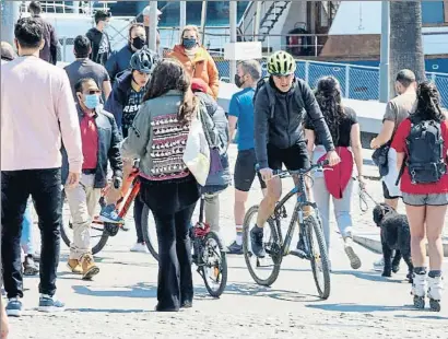  ?? CÉSAR RANGEL ?? Ciclistes, patinadors i vianants, junts i barrejats, en un mateix espai 3% 9% 13% 9%