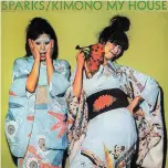  ??  ?? When I’m with You, single de 1980 ; Gratuitous Sax & Senseless Violins, album de 1994, Kimono My House, album de 1974, et N° 1 in Heaven, album de 1979.