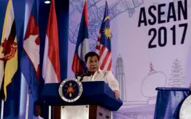  ?? — PRESIDENTI­AL PHOTOGRAPH­ERS DIVISION ?? President Rodrigo Duterte hosts Asean leaders at the 30th Asean Summit in Manila as this year's chairman of the regional bloc.