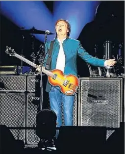  ?? J.P.GANDUL / EFE ?? Paul McCartney, durante su concierto en el Vicente Calderón