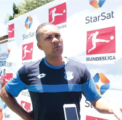  ?? PICTURE: DIMPHO MAJA/ANA ?? POINTING THE WAY FORWARD: Standton Fredericks of Metro Stars’ Academy believes SA football can learn a lot from the Bundesliga and his academy has teamed up with TSG Hoffenheim to conduct coaching clinics in Alberton.