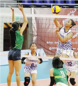  ?? ?? LEANDRA DE Chavez of Canossa Academy-lipa in action.