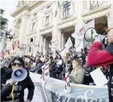  ?? Ansa ?? ProtesteLe maestre che insegnano col solo diploma magistrale al ministero