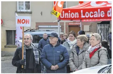  ?? Thierry Roussin ?? La CGT était à Moulins samedi pour mobiliser encore contre la fermeture du Home Moulinois