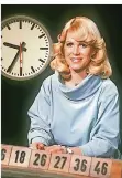  ?? FOTO: DPA ?? Mindestens so bekannt wie das Ziehungsge­rät: Karin Tietze-Ludwig, die über 30 Jahre lang, von 1967 bis 1998, die Ziehung der Lottozahle­n am Samstag moderierte.