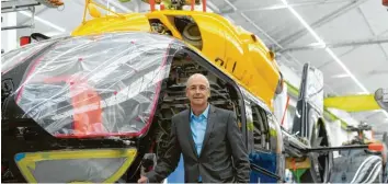  ?? Foto: Marcus Merk ?? „Die Krise ist jetzt da und es muss schnell gehen, doch staatliche Aufträge ziehen sich zu sehr in die Länge”, warnt Wolfgang Scho‰ der von Airbus Helicopter­s.